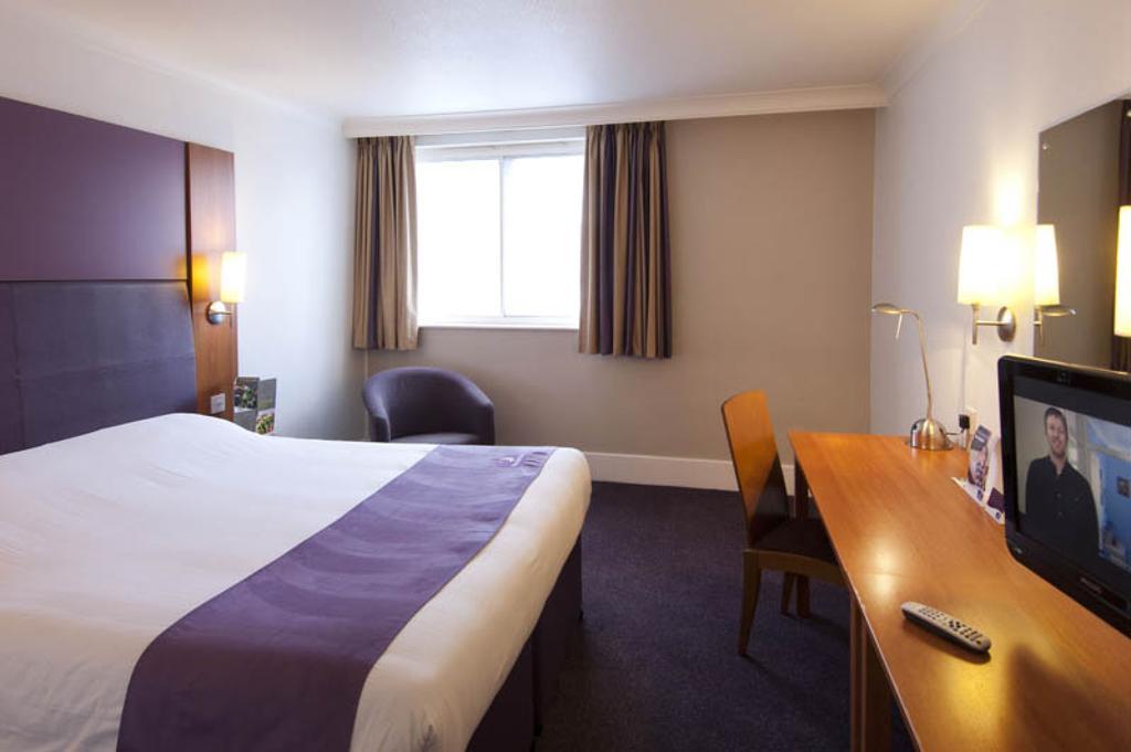 Premier Inn Sittingbourne Kent Cameră foto