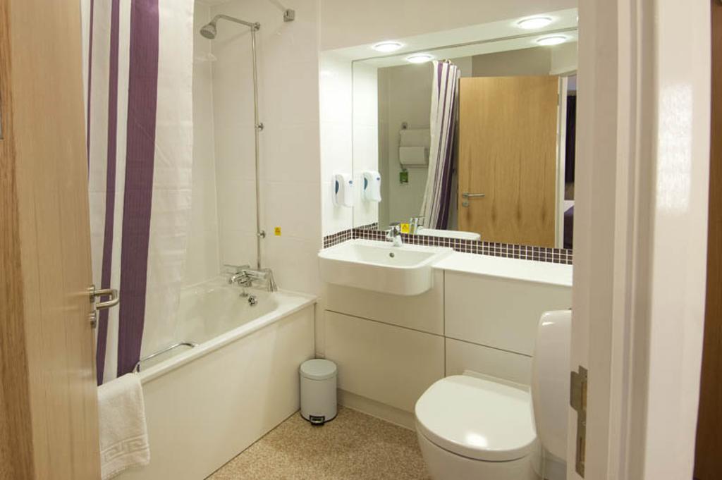 Premier Inn Sittingbourne Kent Cameră foto