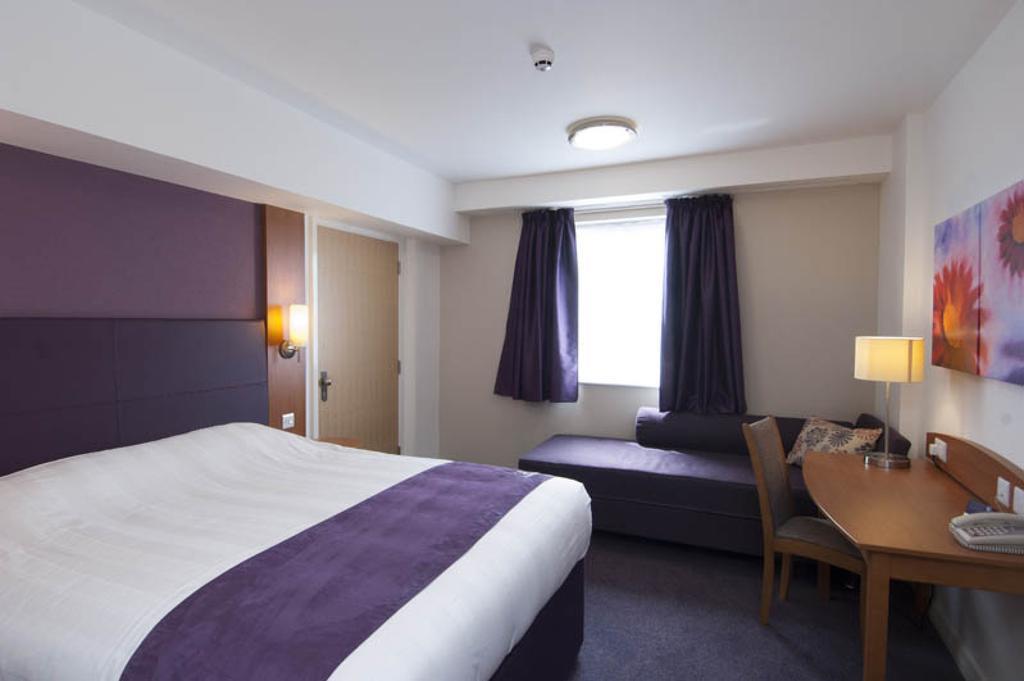 Premier Inn Sittingbourne Kent Cameră foto
